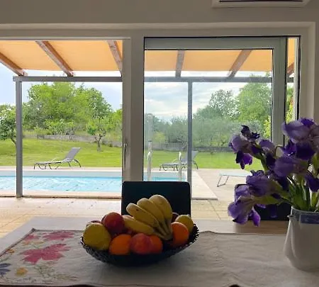 Sara Holiday home Cista Provo